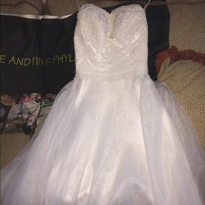 White wedding dress. Custom made. Gorgeous dress